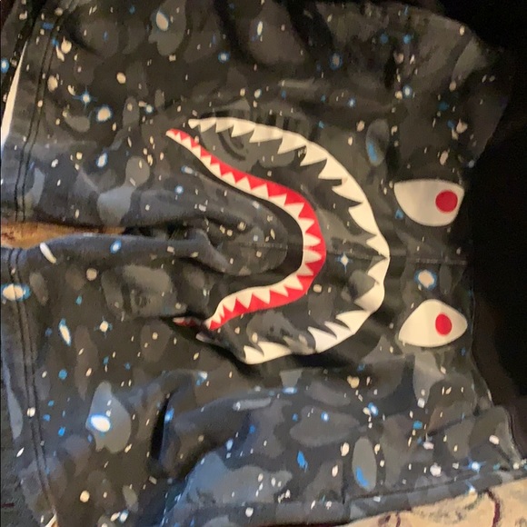 All pics for sale size Large - Picture 7 of 8